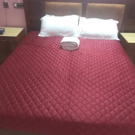 Hotel Malika Residency Ettumanoor Buitenkant foto