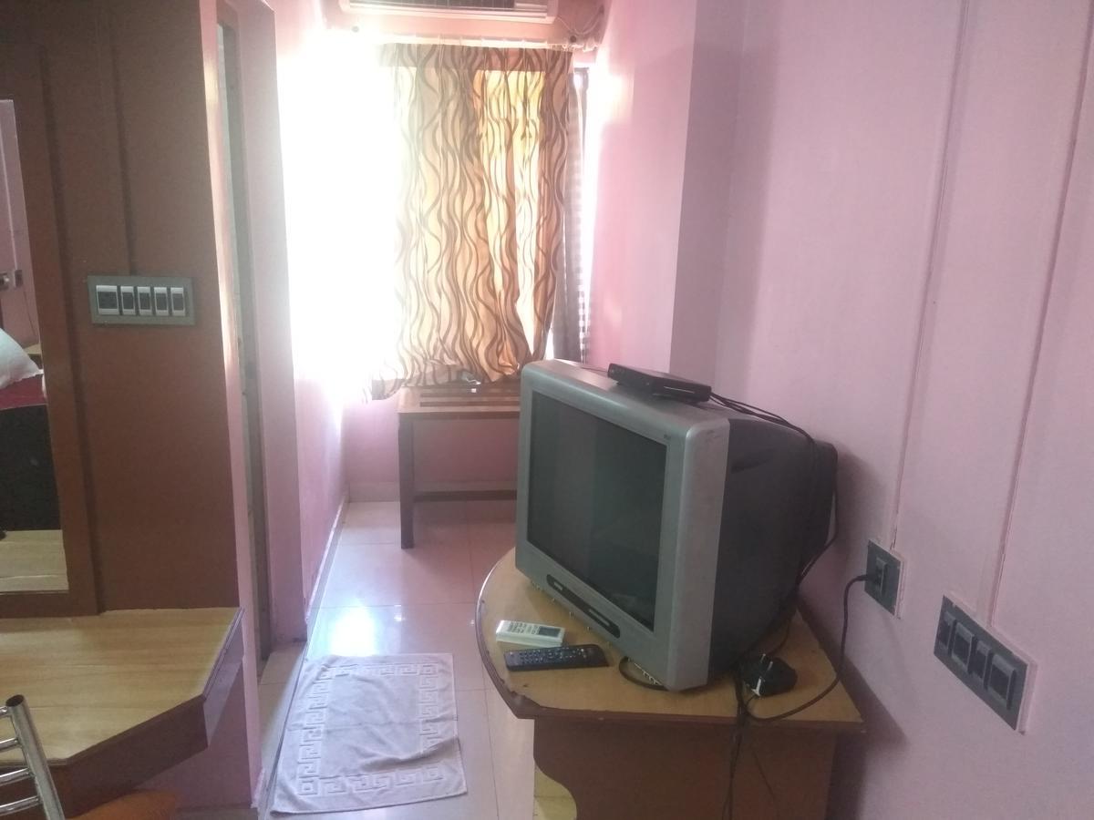 Hotel Malika Residency Ettumanoor Buitenkant foto
